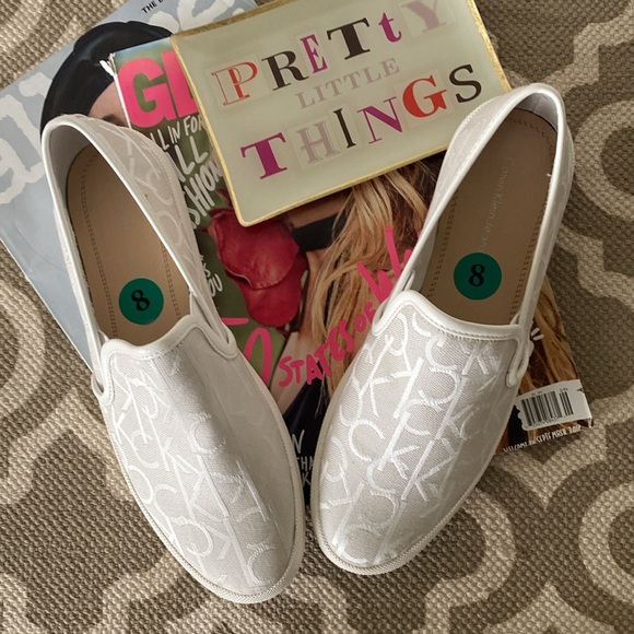 “Calvin Klein” Marren Fabric/Textured oyster/white slip on sneakers; size 8 - Picture 4 of 7